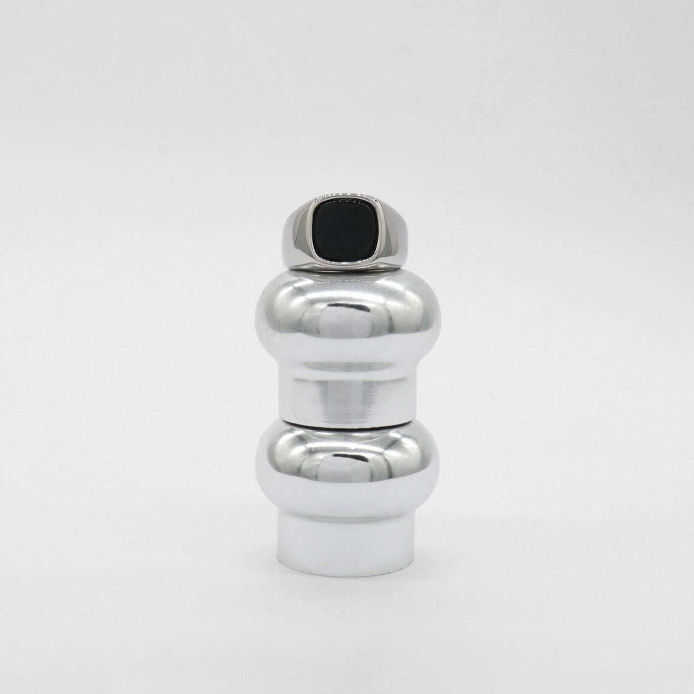 Black rounded ring