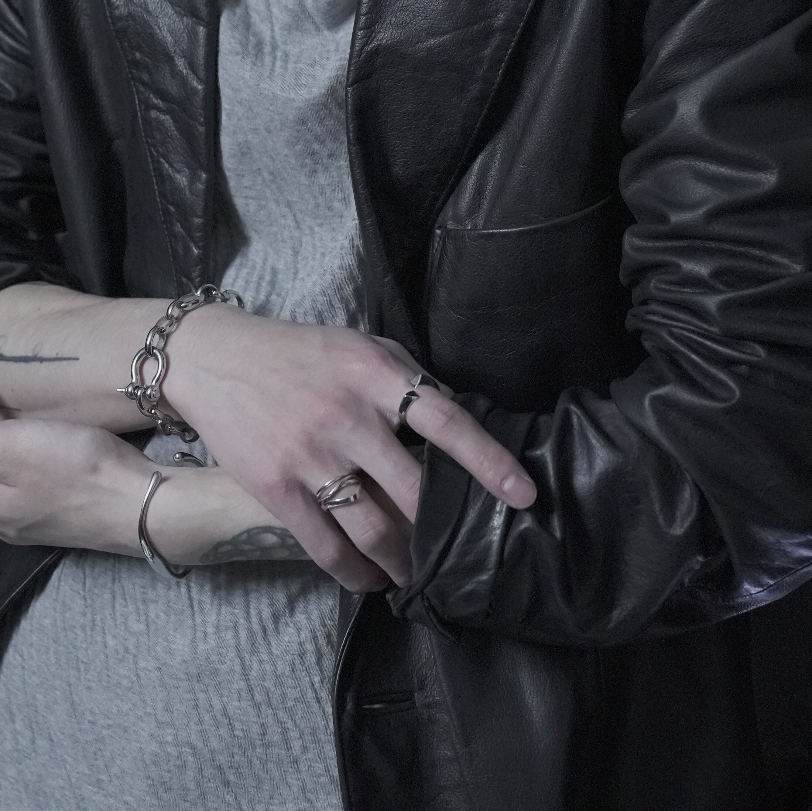 triangular twist ring