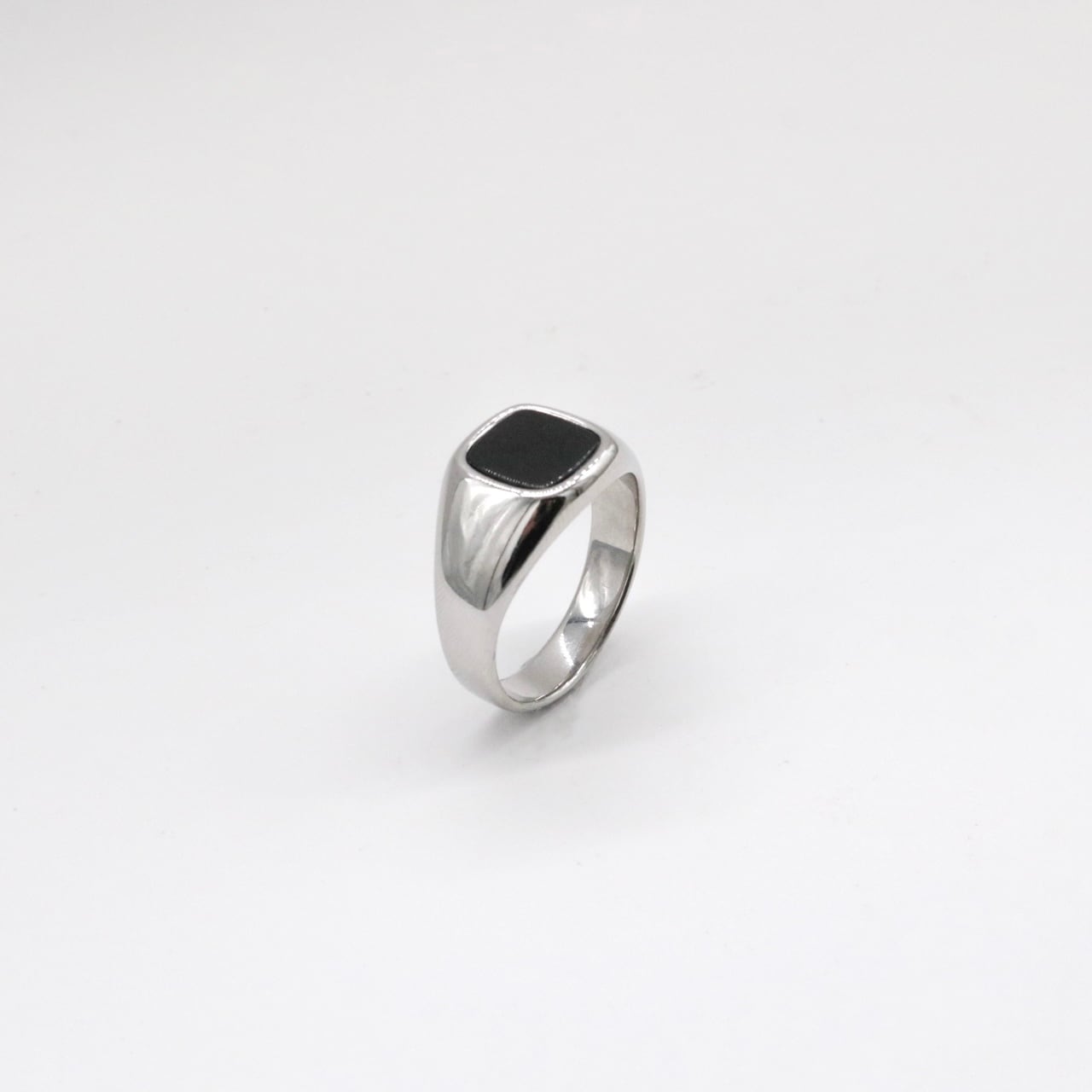 Black rounded ring