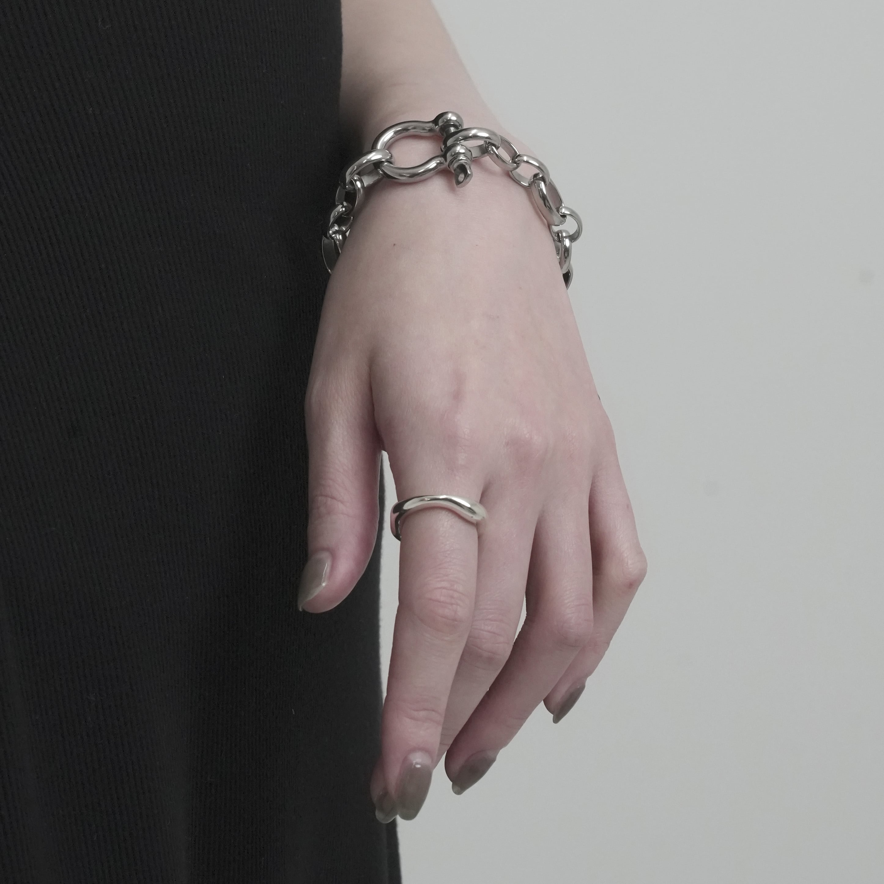 U-bracelet