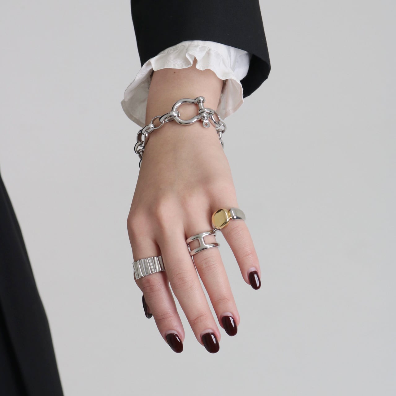U-bracelet