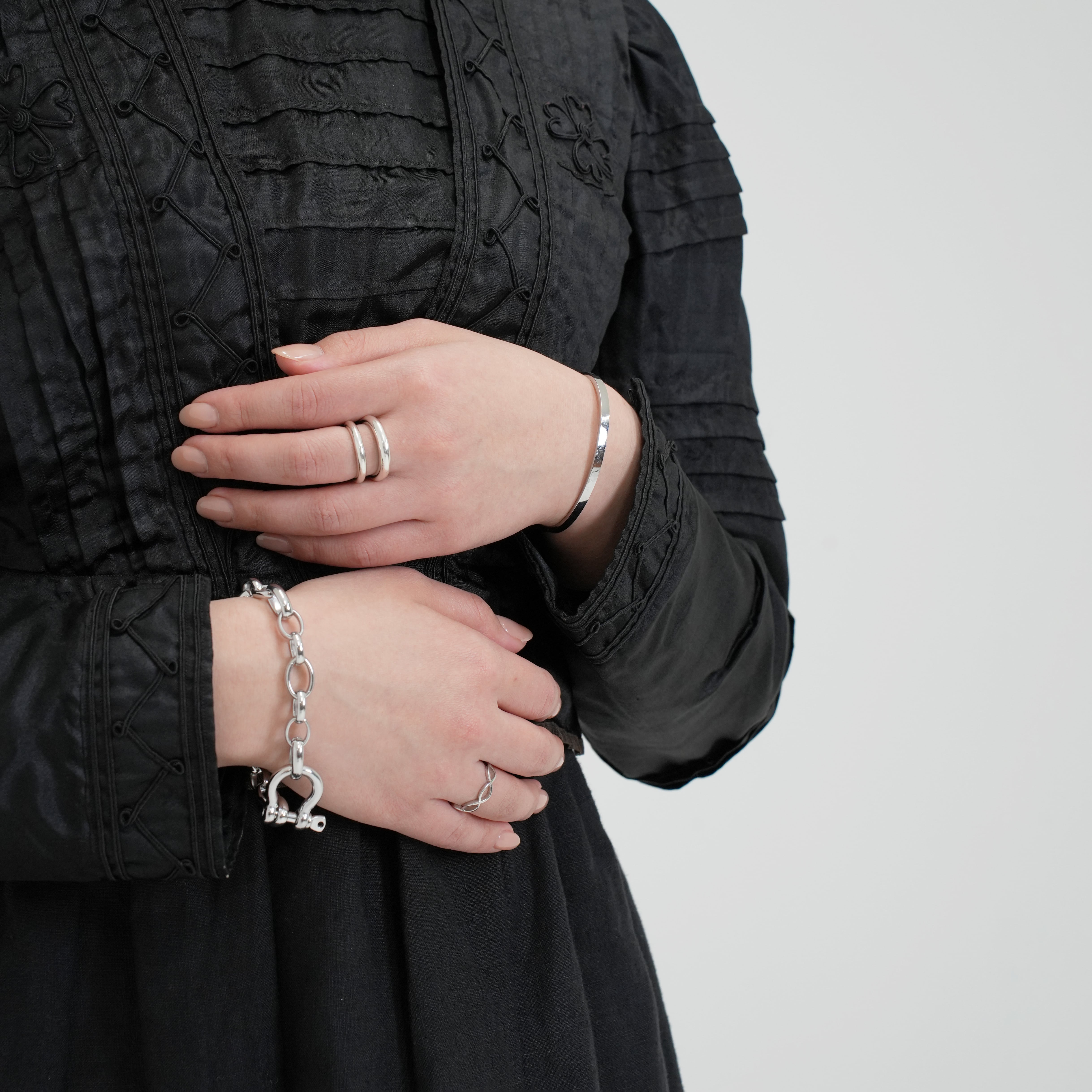 U-bracelet