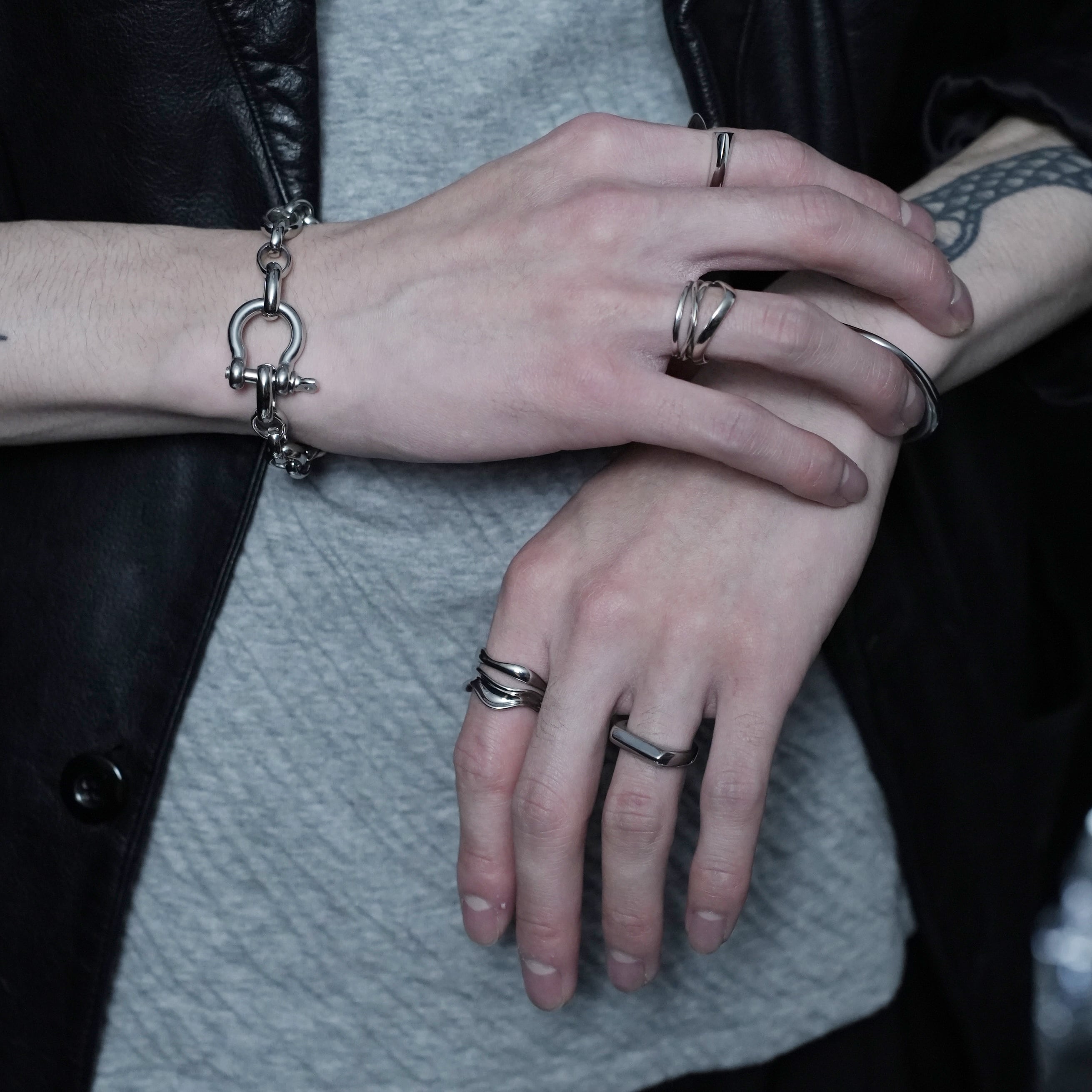 U-bracelet