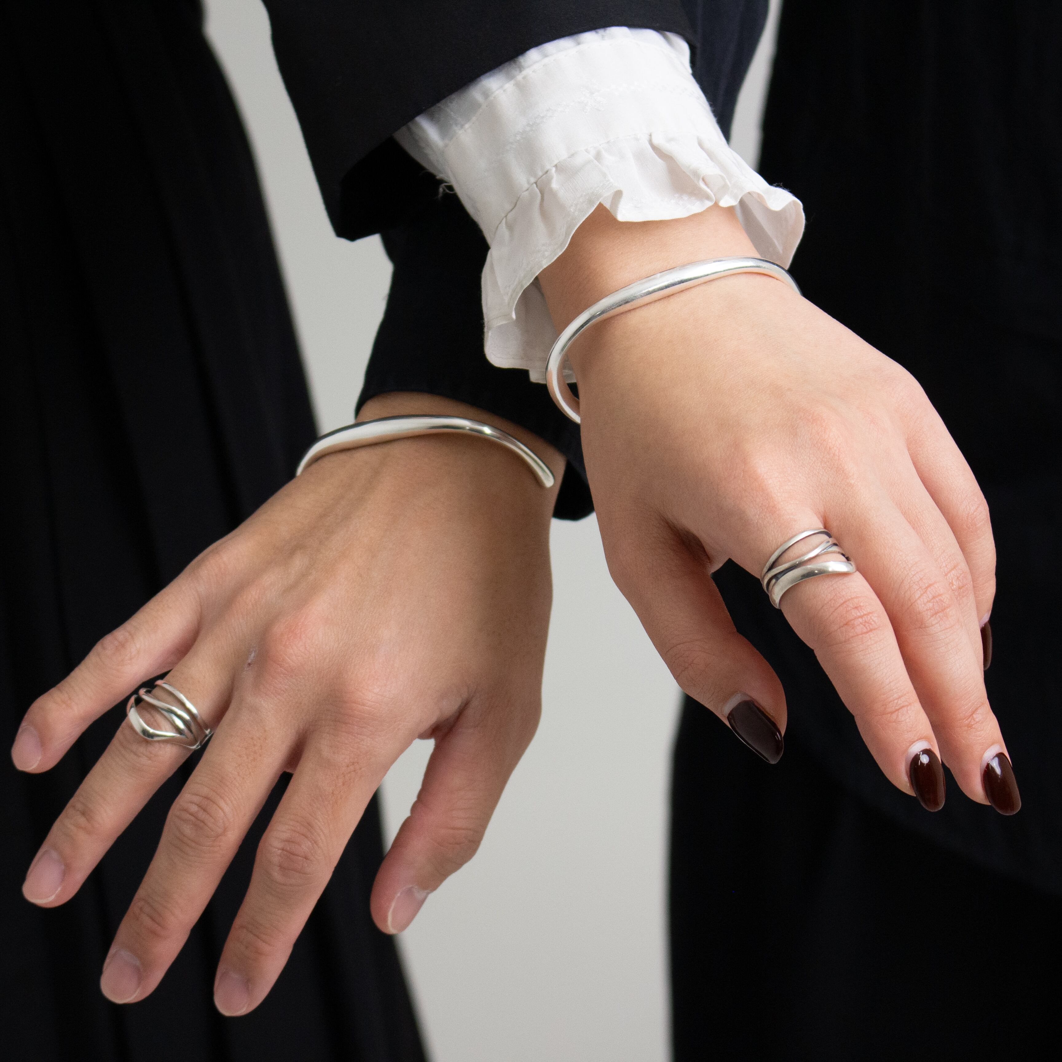 Deformation bangle