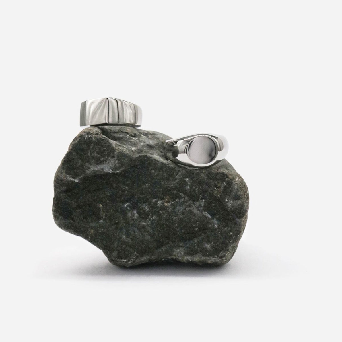 new Round stone ring
