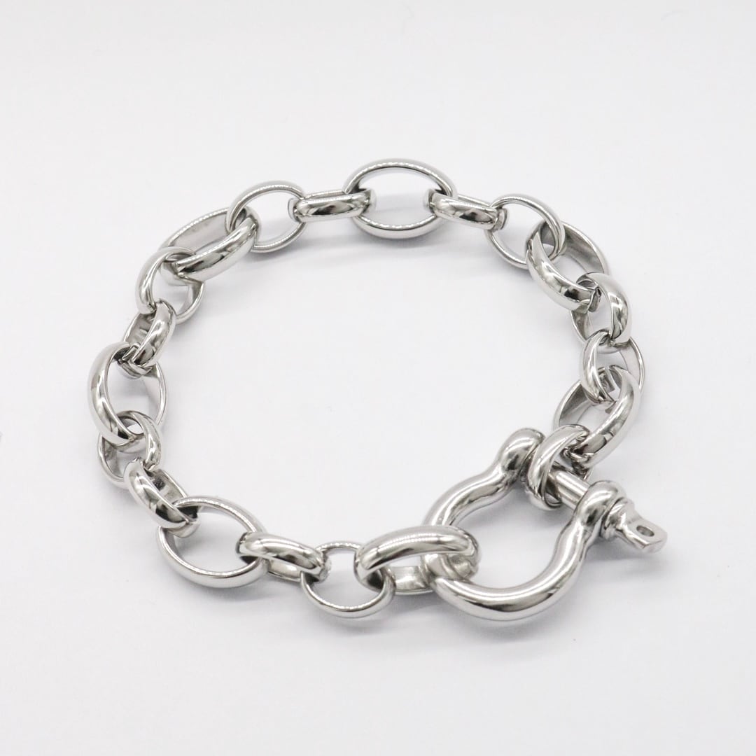 U-bracelet
